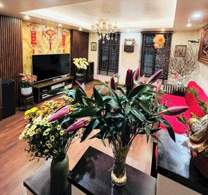 d/t: 70m2, 5t thang máy, 10m oto. nguyễn khánh toàn - cầu giấy. ở tốt, kinh doanh sầm uất. lotte