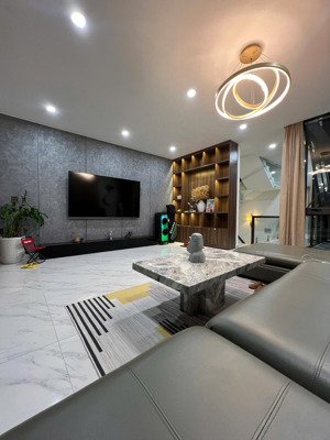 bán villa lý nam đế đà lạt 176m2 ~ 18,5 tỷ trung tâm thành phố. liên hệ: 0987.232***