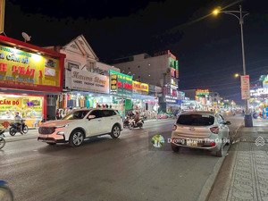 chủ kẹt tiền cần bán nhà 1 trệt 1 lầu ngay đường d1, sẵn thu nhập,kdc việt sing kinh doanh sầm uất