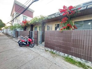 bán dãy trọ 10x40m gần kcn, nằm ngay chợ bờ ngựa, đang cho thuê 35 triệu/tháng giá 1.960 triệu