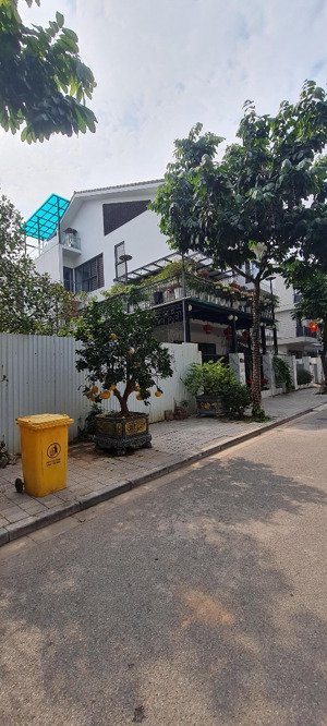 bán biệt thự an vượng diện tích 180m nhà 3 tàng hoàn thiện thang máy