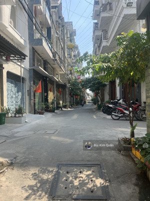 hxh thông huỳnh văn nghệ, p.15 tân bình gần emart 2 ga t3 chợ phạm văn bạch 3 lầu |