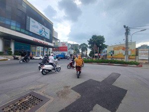 bán mặt tiền võ văn ngân linh chiểu thủ đức, 240m², 4 tầng, giá 39.9 tỷ giảm gần 30% gần vincom