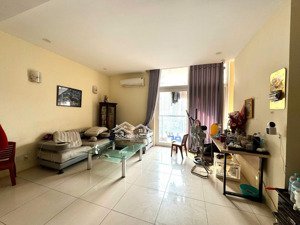 cần bán căn hộ tầng trung tòa usilk 2