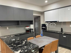 bán gấp căn hộ 95m2 giá bán 6,8 tỷ có sổ hồng 