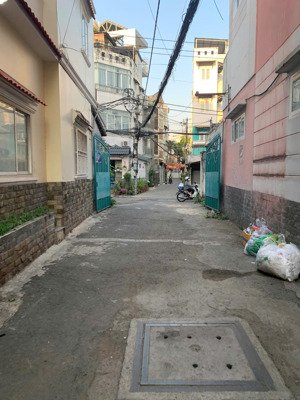 nhà hxh 240/12 nguyễn xí p.13 bình thạnh - dt: 4 x 18m (vuông vức) - cn: 68m2 đất - giá 7,9 tỷ