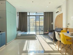 cho thuê căn hộ - thang máy - ban công - ngay lòng tân định quận 1 - rộng 40m2 - full nội thất