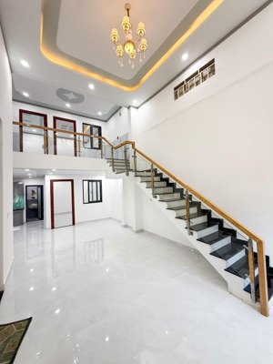 nhà 1 trệt 1 lầu lững, 3 p ngủ. dt 80m2 sổ hồng, giá 2,8 tỷ, huỳnh văn nghệ, bửiu long, biên hòa