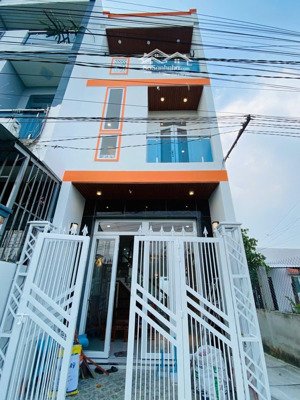 căn góc 2 mặt tiền, 2 lầu ngay ngã 3 tân kim giá rẻ