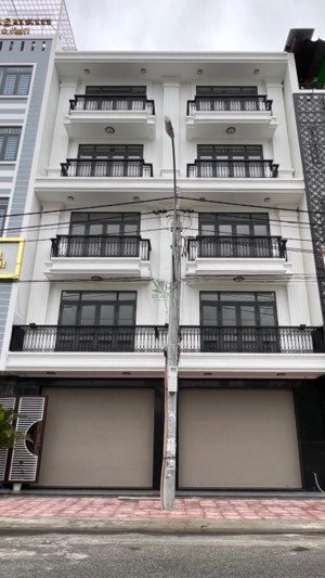 cho thuê nhà 2 lô có thang máy khu vực acc vườn xoài giá 65 triệu/tháng