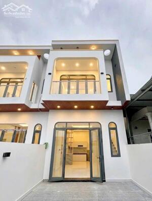 CHỈ 600 TRIỆU CHÌA KHOÁ TRAO TAY NGAY NHÀ LẦU TRỆT ĐÔ THỊ