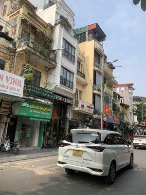 mặt phố cổ hàng đường. dt 150m. mt 3,5m. nhà 5 tầng. sổ sang tên luôn. giá 115 tỷ ( chuẩn tt )