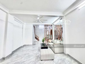 đẹp từng cm! nguyễn khánh toàn, 50m ra ô tô, ngõ thông tứ phía, nhà mới, thoáng sáng, 50m*5t