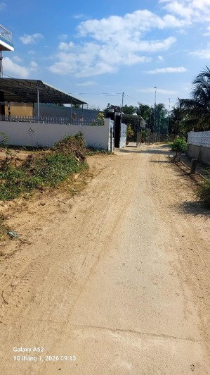 cần bán lô đất giá cực rẻ, đẹp ở thôn 2 diên phú, diên khánh. dt 232m2, full thổ. giá chỉ 6tr/m2