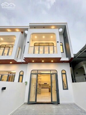 CÒN CĂN NHÀ HOÀN THIỆN Ở TRƯỚC TẾT SỔ HỒNG RIÊNG NGAY TRUNG TÂM