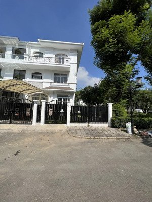 bán nhà biệt thự song lập khu cảnh đồi ,phú mỹ hưng,quận 7, giá :55 tỷ ,sổ hồng 