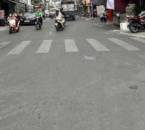 18,5 tỷ - nhà góc 2 mặt tiền trung tâm phú nhuận