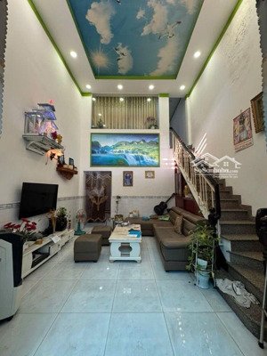 nhà đẹp 2 tầng hẻm 4 m. thông ni sư huỳnh liên, bàu cát