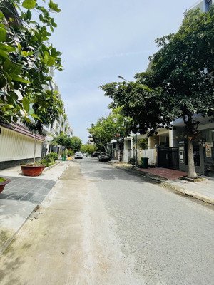 đất trống có sẵn gpxd ( 5x20m ) không trừ lộ giới - khu vực nhà phố đồng bộ, yên tĩnh - 13tỷ