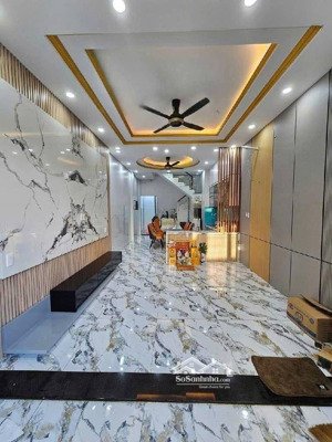 nhà 3 tầng full nội thất ở ngay đường xe tải cạnh vinhomes q9 giá chỉ nhỉnh 5tỷ