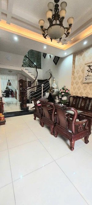 biệt thự gấp bán, 240m2, 4 tầng, khu đường vành đai trong, p. an lạc a, bình tân. 18,5 tỷ - tl