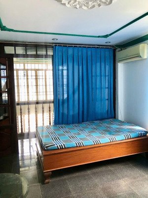 nhà 4,5 tầng góc 2 mặt tiền võ trứ _ sát chợ xóm mới, đông đúc vô đối giá: 14 tỷ