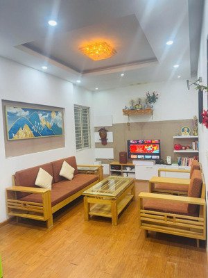 bán cc học viện hậu cần 84m2 giá chỉ 4,9 tỷ căn 2pn-2wc tại ngọc thụy, long biên lh: 