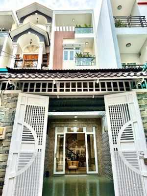 đi nước ngoài bán nhà hẻm 8m ngay tên lửa, 4,5 x 20, 4 tầng, 5 pn,kế bên aeon bình tân,giáp quận 6