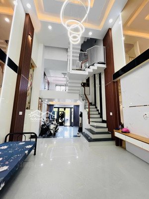 đường xe hơi 7m - dt: 4,4x14 - nhà đúc 5 tầng, cạnh aeon hương lộ 3 -- chỉ 6,x ty