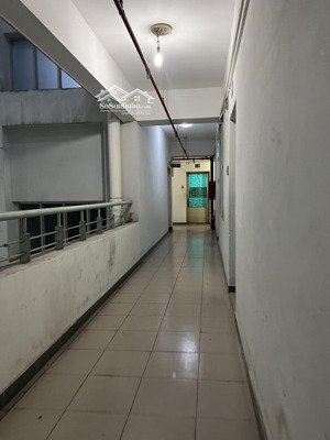 bán căn hộ phú thọ khu trung tâm. diện tích 60m2, 2 phòng ngủ, 1 vệ sinh, giá bán 3.7 tỷ, có sổ