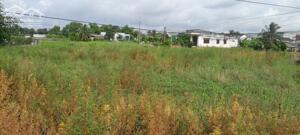 Ngợp bank giảm sâu 100Tr Bán gấp chỉ còn 1 tỷ 111/lộ 100m2 - full thổ– DT 833B Bến Lức