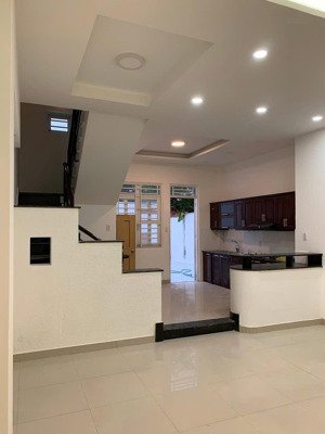 bán nhà 8x20m, đường xe hơi rộng 502 huỳnh tấn phát, giá chỉ 13 tỷ