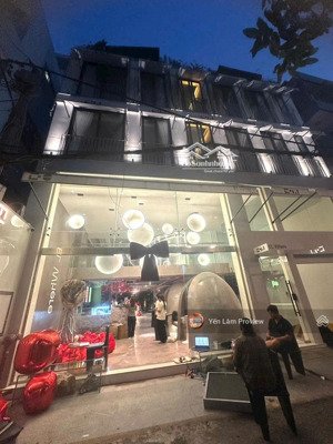 bán tòa nhà trần hưng đạo quận 1, hầm 6 lầu, dt đất 252m², thu 200tr/th, giá 95 tỷ