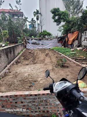 đường 3,5m ô tô vào đất, diện tích: 50m*4m. gía nhỉnh 4 tỉ. vuông đẹp, đầu tư sinh lời.