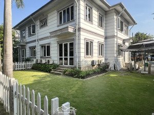 cho thuê biệt thự quận thủ đức garden home,quốc lộ 13 liền kề vạn phúc city -300m2-4pn giá 30tr