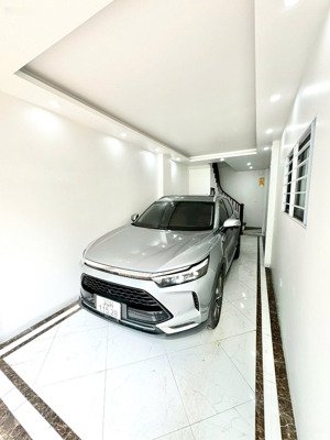 nhà riêng 5 tầng 4 ngủ ô tô vào nhà, đầy đủ nội thất cho thuê 13 triệu/tháng. nhà mới sạch sẽ