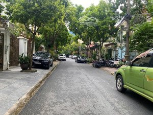 cho thuê nhà biệt thự kđt mễ trì hạ, dt 127m, xd 115m, 3,5 tầng, đủ điều hoà. giá 30 triệu