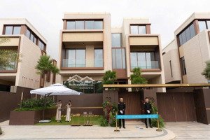 xuất cảnh bán gấp - bán nhà phước thiện 560m² 3 tầng - 195 tỷ