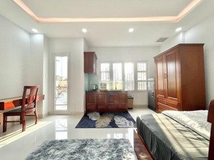 căn hộ ban công cửa sổ siêu thoáng mát hẻm ô tô rộng tòa nhà đẹp tại lê văn sỹ cạnh bờ kè trường sa