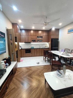 mặt tiền 6m mặt phố khu cửa bắc 6 tầng thang máy 30 tỷ lô góc dòng tiền 40tr/th