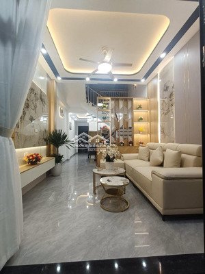 bán nhà 3 tầng đường nguyễn chánh, sát biển nguyễn tất thành