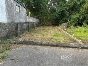 chủ cần tiền bán gấp lô đất gần khu công nghệ cao hoà lạc , đại học fpt với đơn giá chỉ hơn 2 tỷ !!