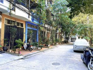 trung tâm đống đa-hàng xóm vinhome-phân lô oto tránh-5 tầng thang máy-vỉa hè đá bóng-nhà đẹp ở ngay