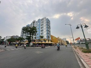 hàng hiếm! bán mặt tiền shophouse vị trí sầm uất kd ăn uống| có vỉa hè 10m| đường bình đông quận 8