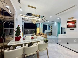 cần bán trước tết căn hộ 3 phòng ngủ landmark 3 sẵn sổ