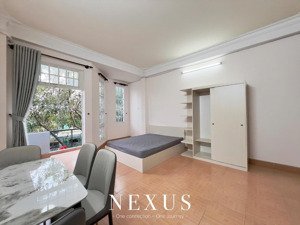 studio rộng 30m2, full nội thất, ban công lớn ngay mặt tiền cao lỗ q8