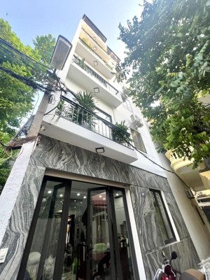 cần ban căn nhà mới 6 tầng thang máy full nội thất trung tâm phố ái mộ bồ đề long biên