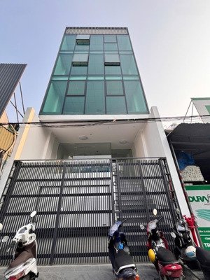 bán toà nhà vp mặt phố, cạnh bigc, dt 100m2, mặt tiền 6m, 6 tầng, thông sàn, thang máy. giá 40 tỷ.