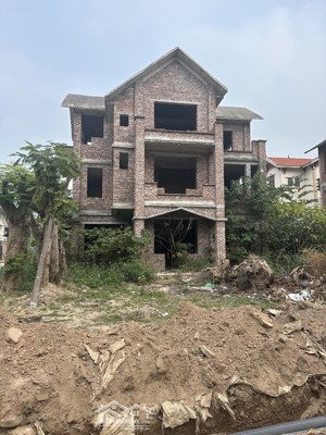 cần bán gấp biệt thự từ sơn mới bắc ninh. cách hn chỉ 18km