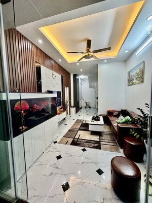 9.6 tỷ có ngay nhà cổ nhuế - lô góc - 3 thoáng 50m2 - 6 tầng - mt 3.5m - ngõ thông 